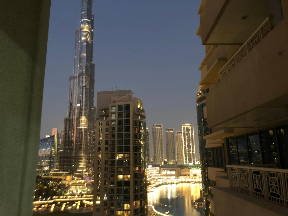 Downtown Boulevard One Bedroom Apt In 29 Blvd غرفة وصالة Burj & Fountain View Master Bedroom Plus 2 Single Beds In Living Room Дубай Экстерьер фото