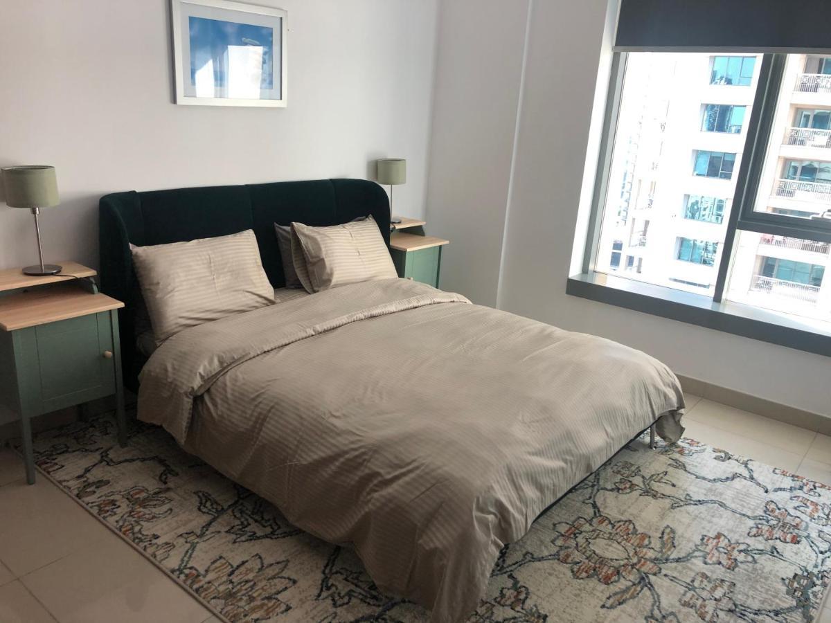 Downtown Boulevard One Bedroom Apt In 29 Blvd غرفة وصالة Burj & Fountain View Master Bedroom Plus 2 Single Beds In Living Room Дубай Экстерьер фото